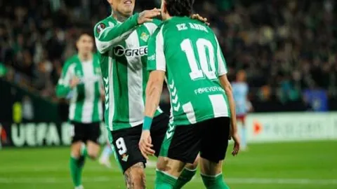 豪门争抢施洛特贝克：皇家马德里、巴塞罗那、利物浦及阿森纳等球队瞄准